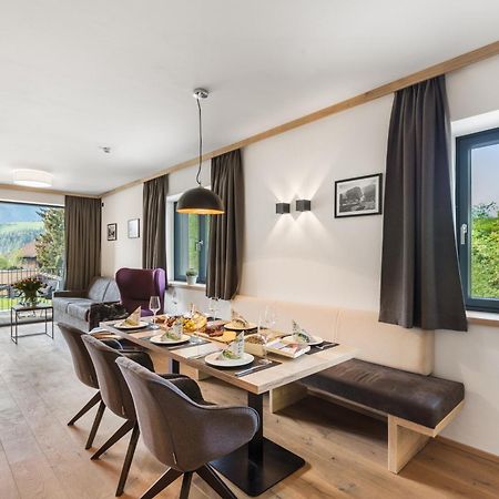 Emma Deluxe Aparthotel Ganzjaehrig Beheizter Aussenpool Piesendorf Luaran gambar