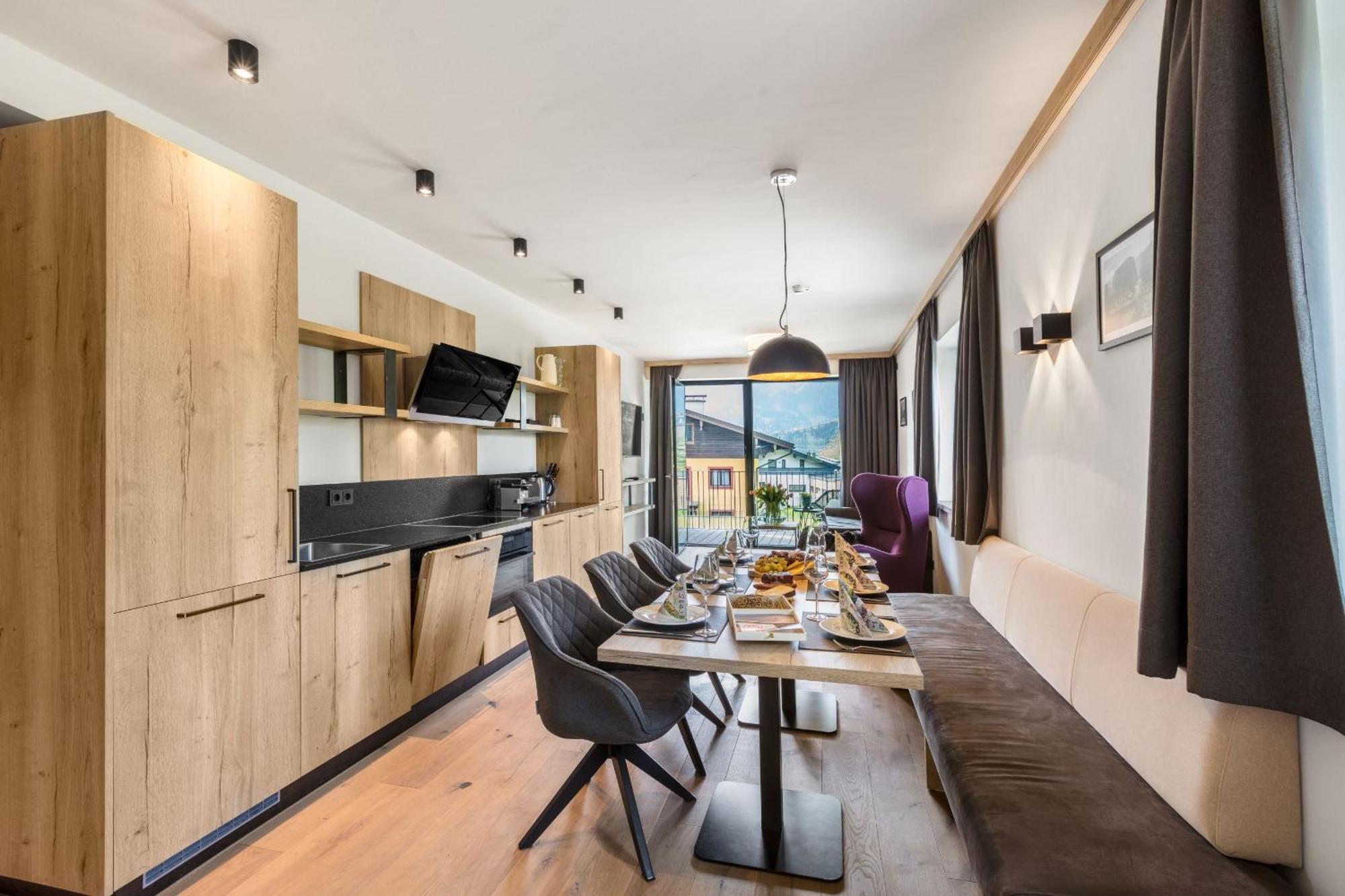 Emma Deluxe Aparthotel Ganzjaehrig Beheizter Aussenpool Piesendorf Luaran gambar