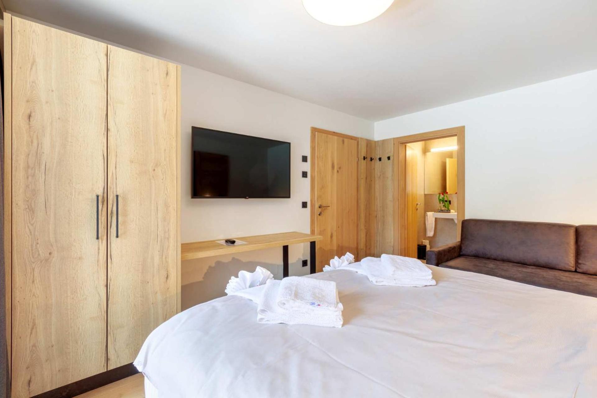 Emma Deluxe Aparthotel Ganzjaehrig Beheizter Aussenpool Piesendorf Bilik gambar