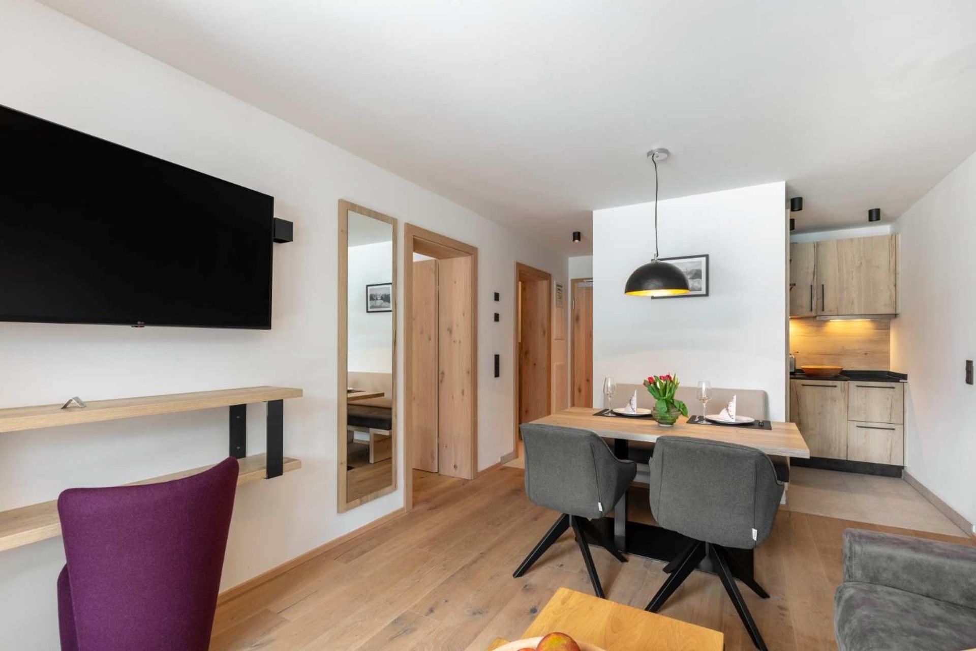 Emma Deluxe Aparthotel Ganzjaehrig Beheizter Aussenpool Piesendorf Bilik gambar