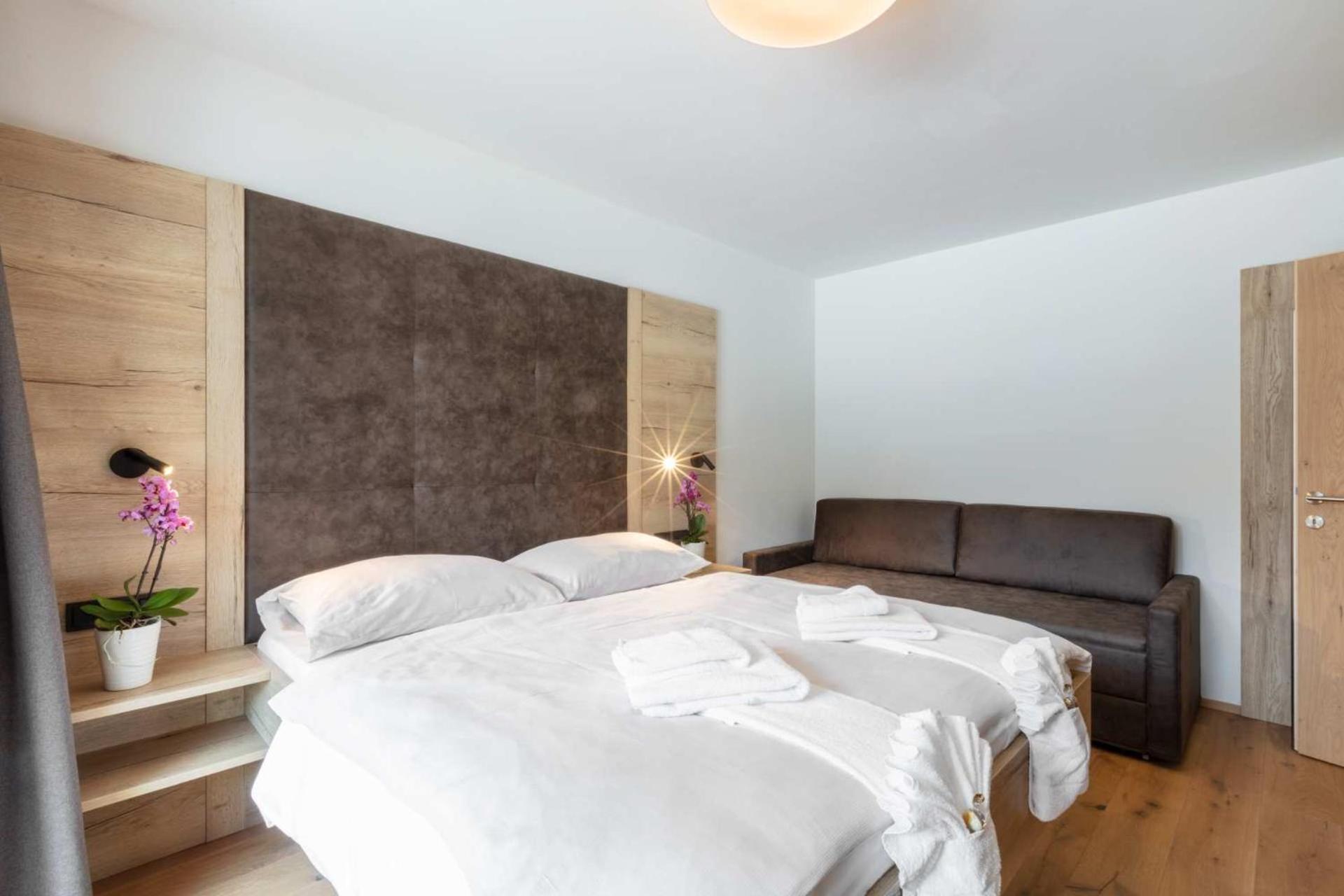 Emma Deluxe Aparthotel Ganzjaehrig Beheizter Aussenpool Piesendorf Bilik gambar