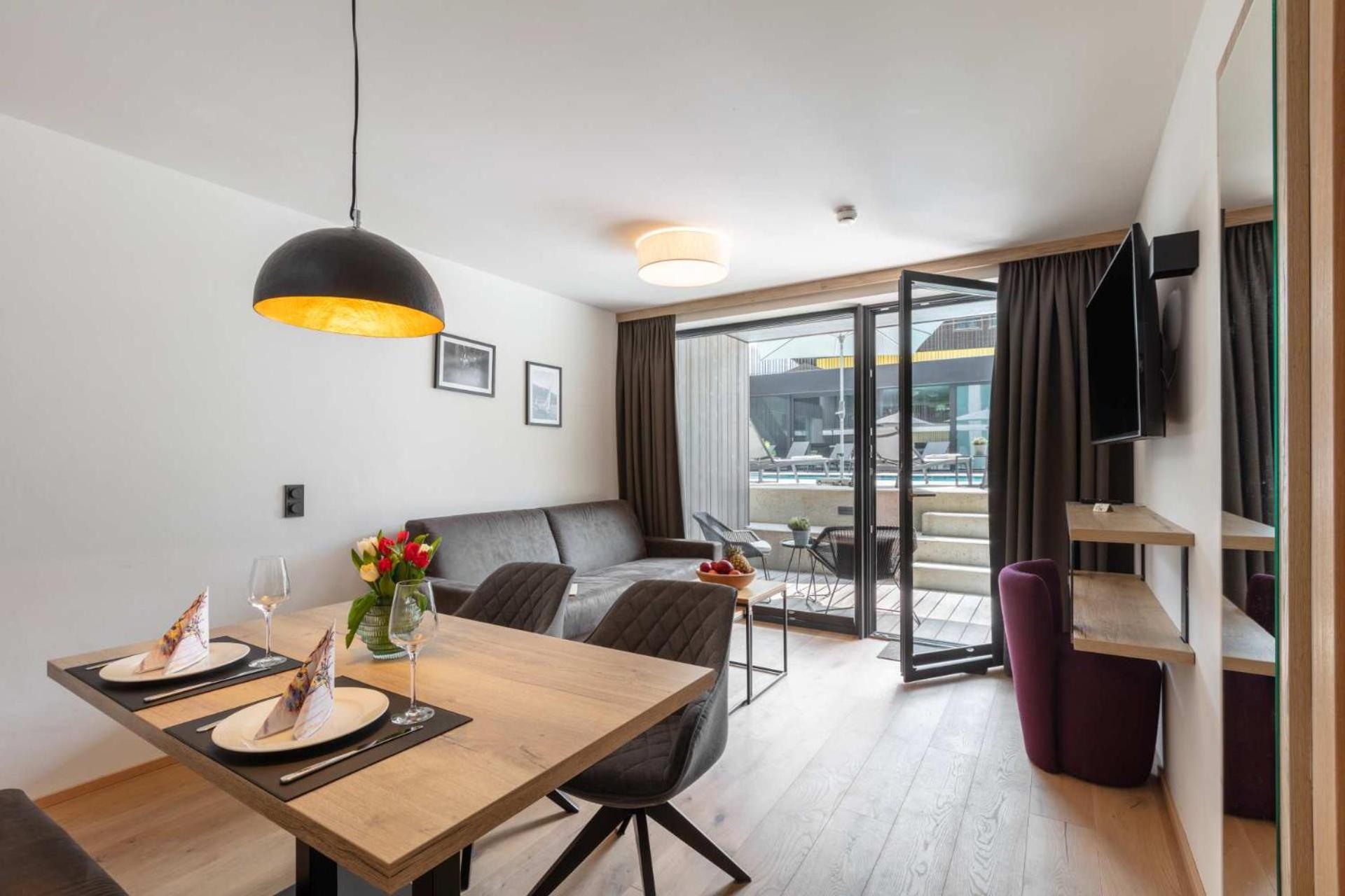 Emma Deluxe Aparthotel Ganzjaehrig Beheizter Aussenpool Piesendorf Bilik gambar