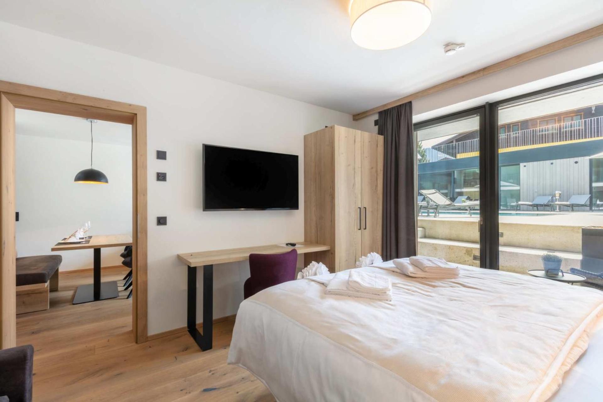 Emma Deluxe Aparthotel Ganzjaehrig Beheizter Aussenpool Piesendorf Bilik gambar