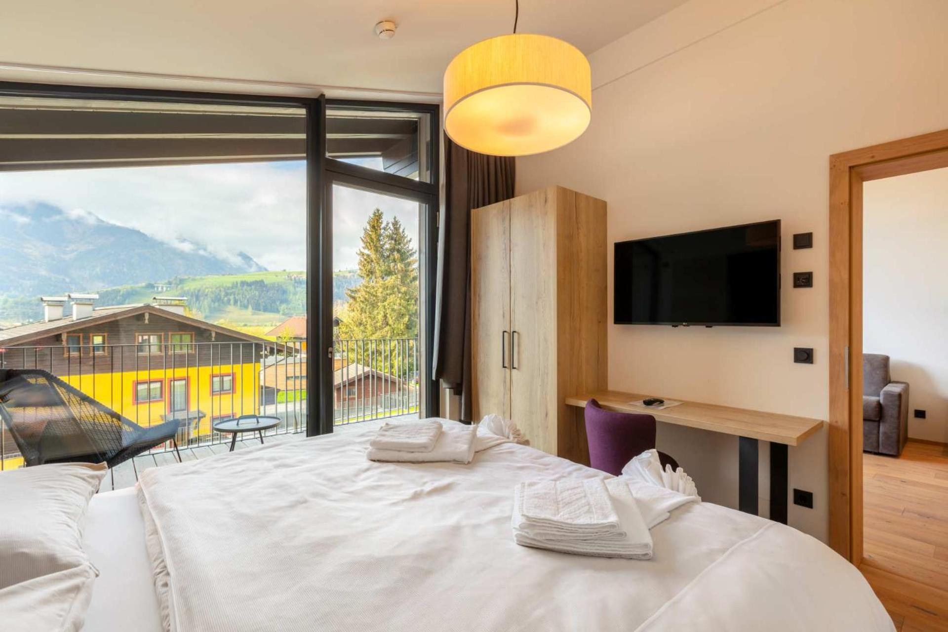 Emma Deluxe Aparthotel Ganzjaehrig Beheizter Aussenpool Piesendorf Bilik gambar